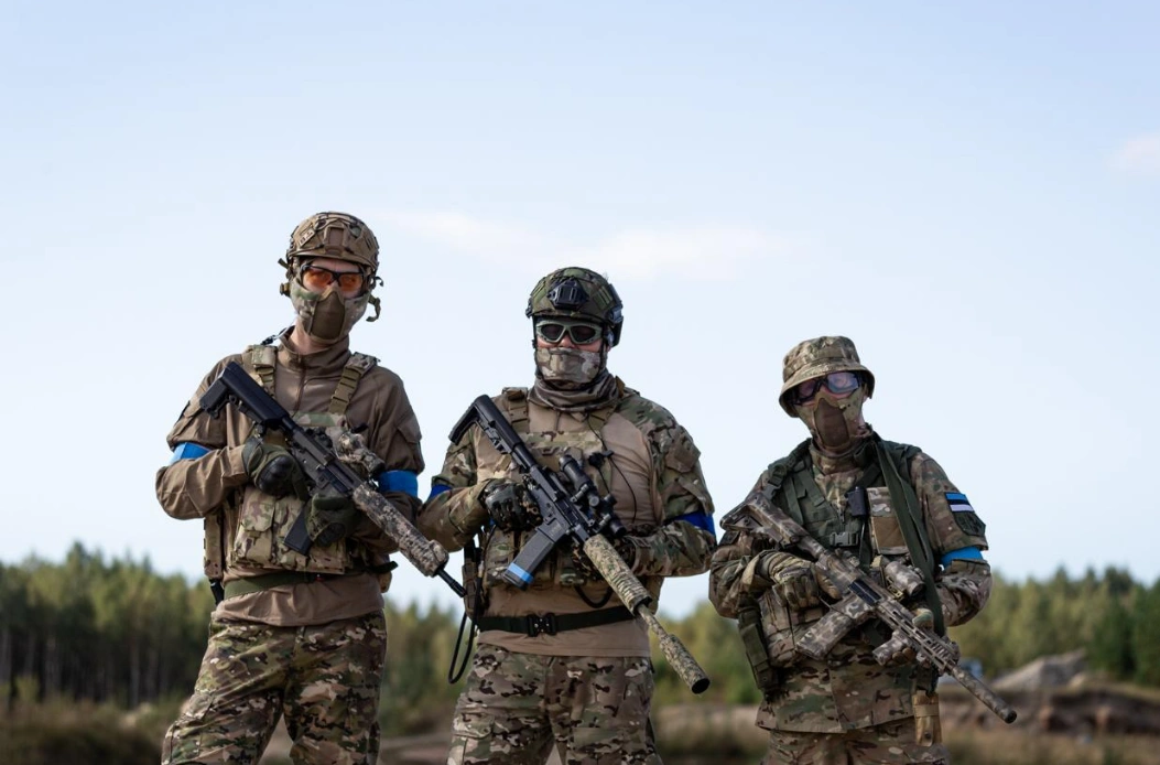 Airsoft mängijad taktikalises lahingus Tallinnas